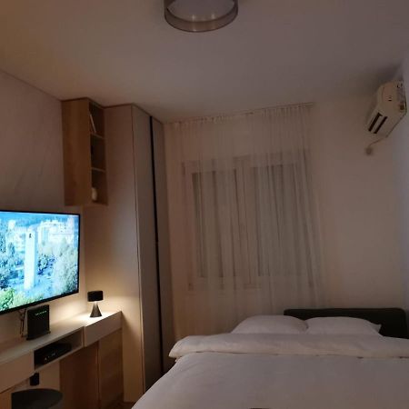 Studio Apartment Art Zone Podgorica Exterior foto